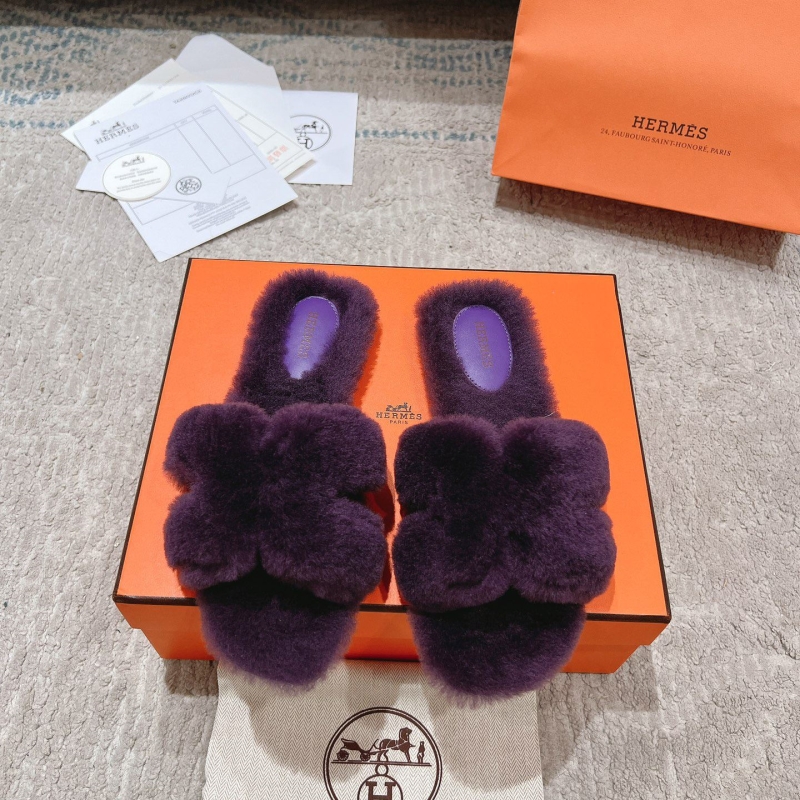 H**mes slippers